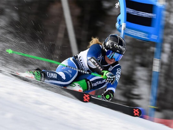 Alice Robinson - Ski-Alice im Wonderland (NZ) - Junioren-Weltmeisterin